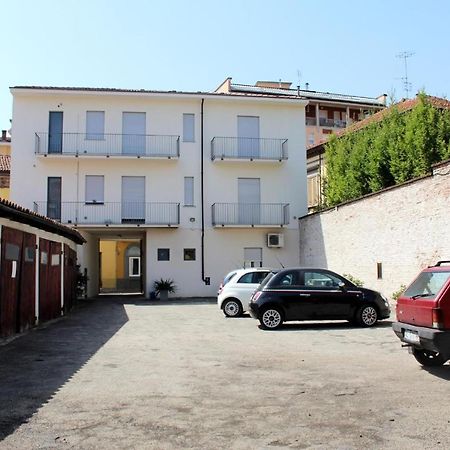 Casanova Appartement Alba  Buitenkant foto