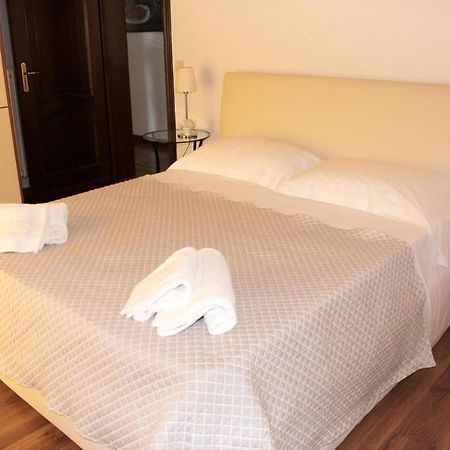 Casanova Appartement Alba  Buitenkant foto